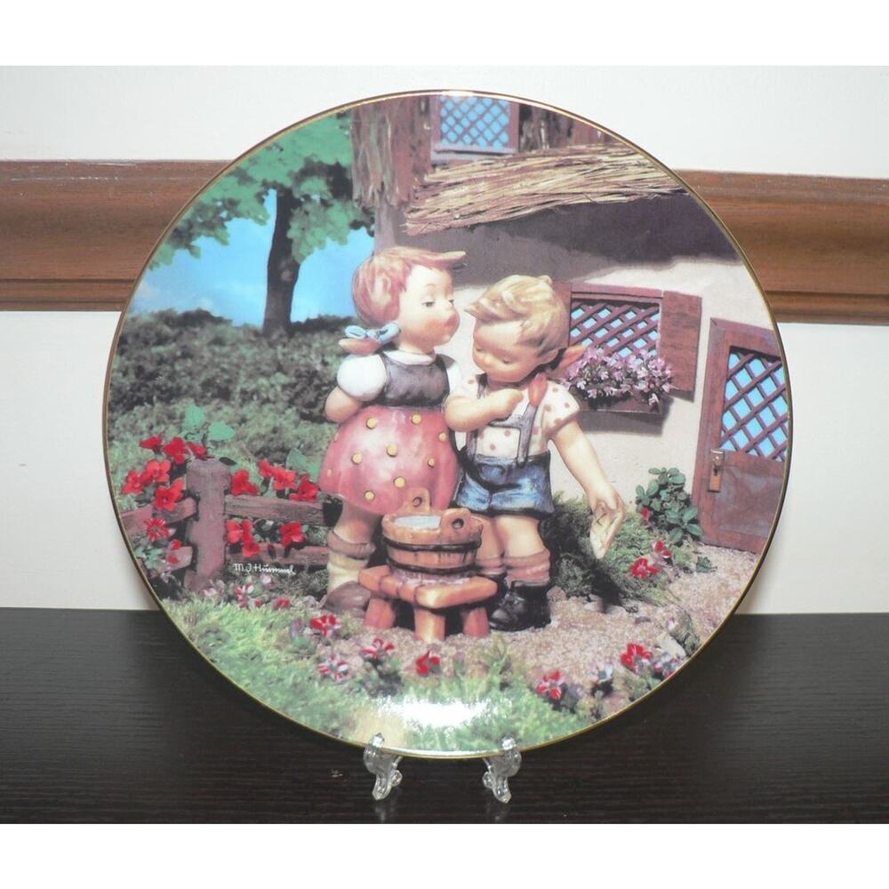Danbury Mint Hummel Plate Squeaky Clean. Little Companions Collection #LW2256